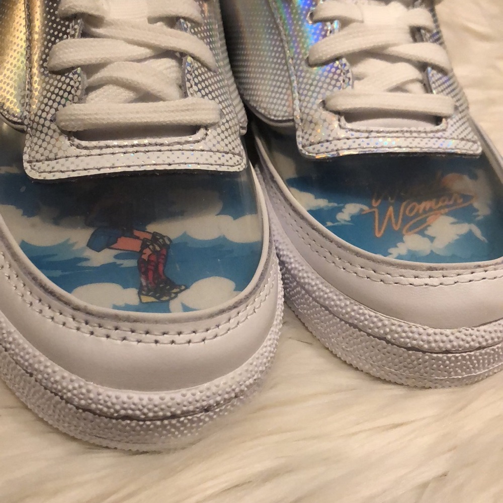 🆕Wonder Woman - Reebok Sneakers 🦸♀️ - Picture 3 of 11